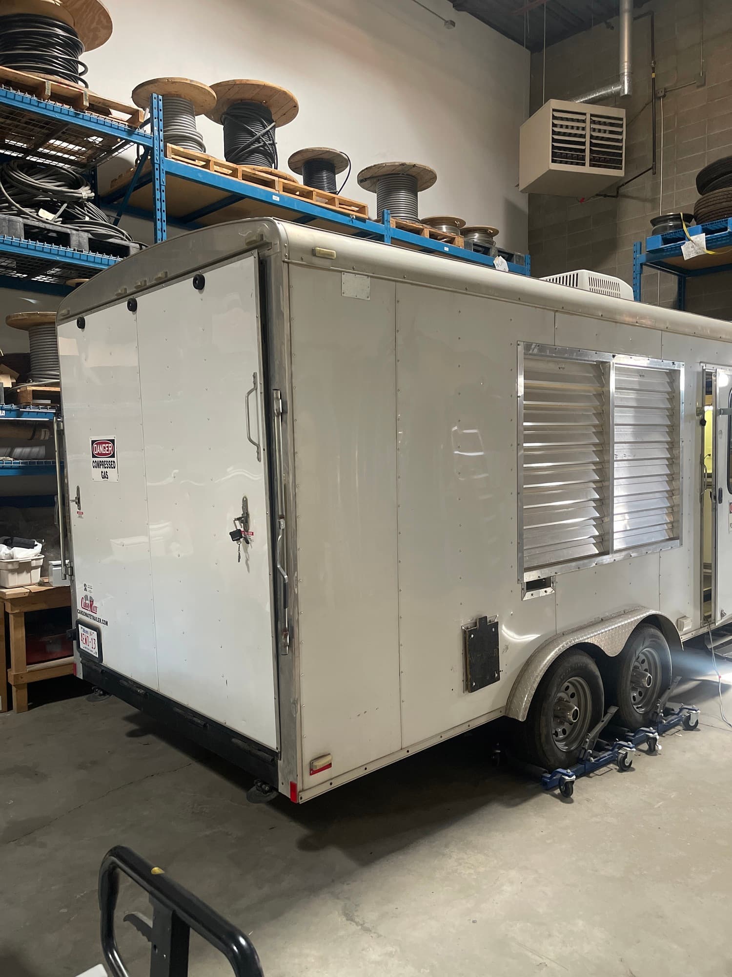 120/208 V 1350 A 60 Hz Bitcoin Mining Trailer